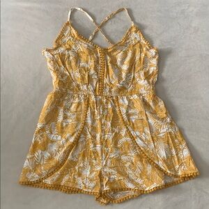 Xhilaration Size L Tropical Print & Crochet Trim Romper
